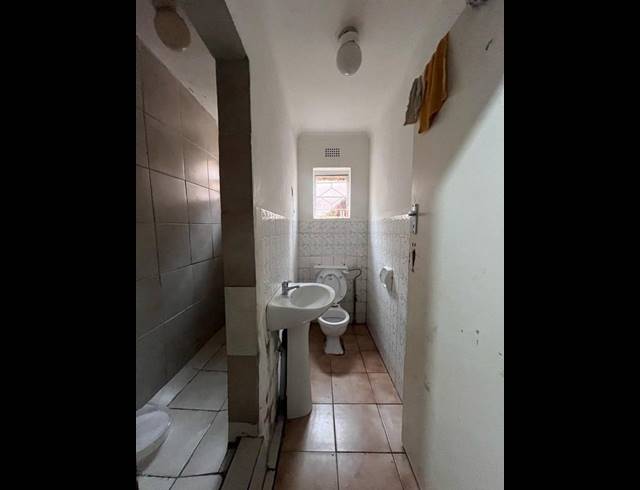 10 BEDROOM HOUSE FOR SALE IN REGENTS PARK